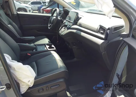 2025 Honda Odyssey Touring z USA, uszkodzony, nr VIN 5FNRL6H82SB002011